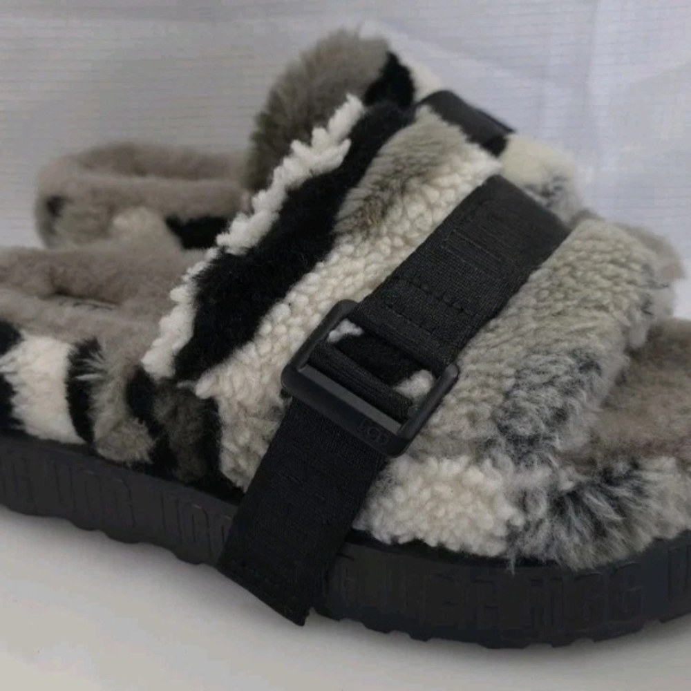 UGG CALI COLLAGE FLUFFITA SHEEPSKIN FLUFF PLATFORM SANDALS US 8 EUR 39